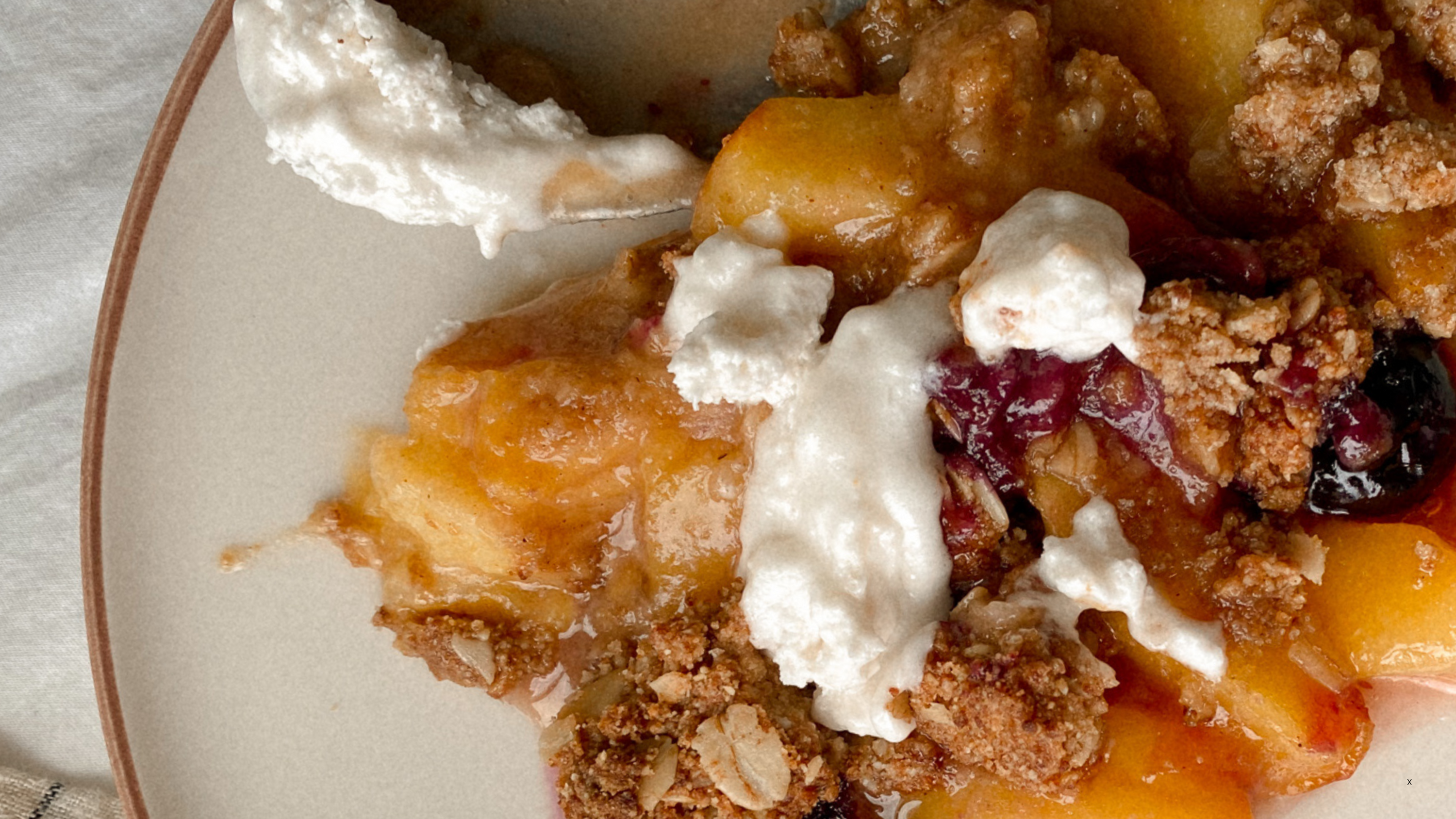 Peach, Pear & Blueberry Crumble - Femmé Organic